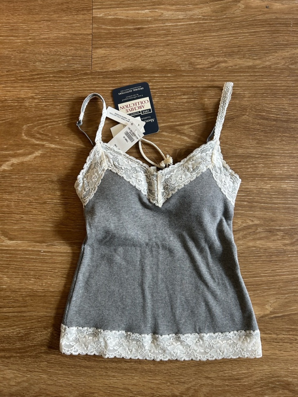 Bra-Free Lace-Trim Rib Cami NWT